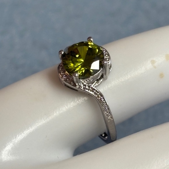 RARE NATURAL Green Tsavorite Crystal Stamped 925 Sterling Silver Ring - Picture 7 of 16